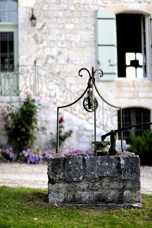 Bed and Breakfast Domaine De Lamassas Hautefage-la-Tour Exterior foto