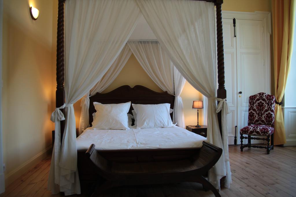 Bed and Breakfast Domaine De Lamassas Hautefage-la-Tour Zimmer foto