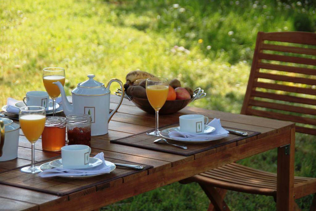 Bed and Breakfast Domaine De Lamassas Hautefage-la-Tour Exterior foto