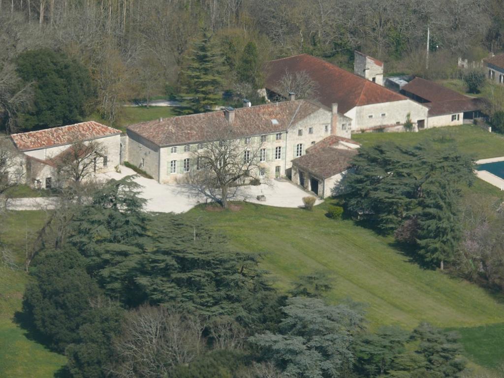Bed and Breakfast Domaine De Lamassas Hautefage-la-Tour Exterior foto